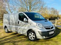 VAUXHALL VIVARO