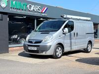 VAUXHALL VIVARO