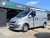 VAUXHALL VIVARO
